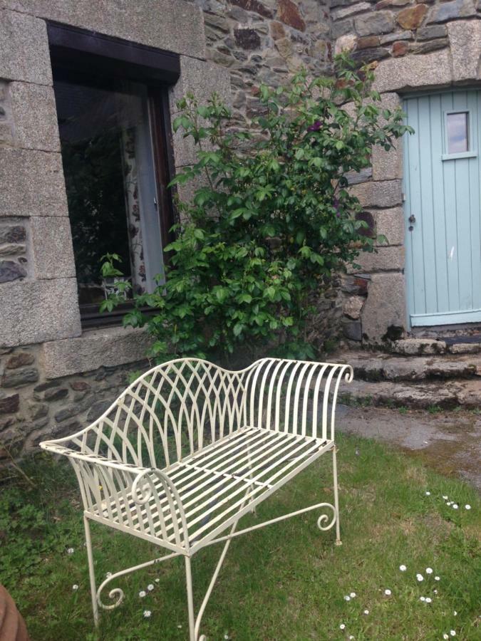 Le Petit Chateau Noyal-Pontivy Exterior foto