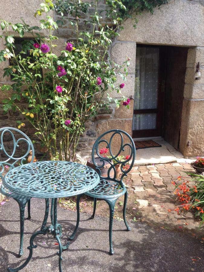 Le Petit Chateau Noyal-Pontivy Exterior foto